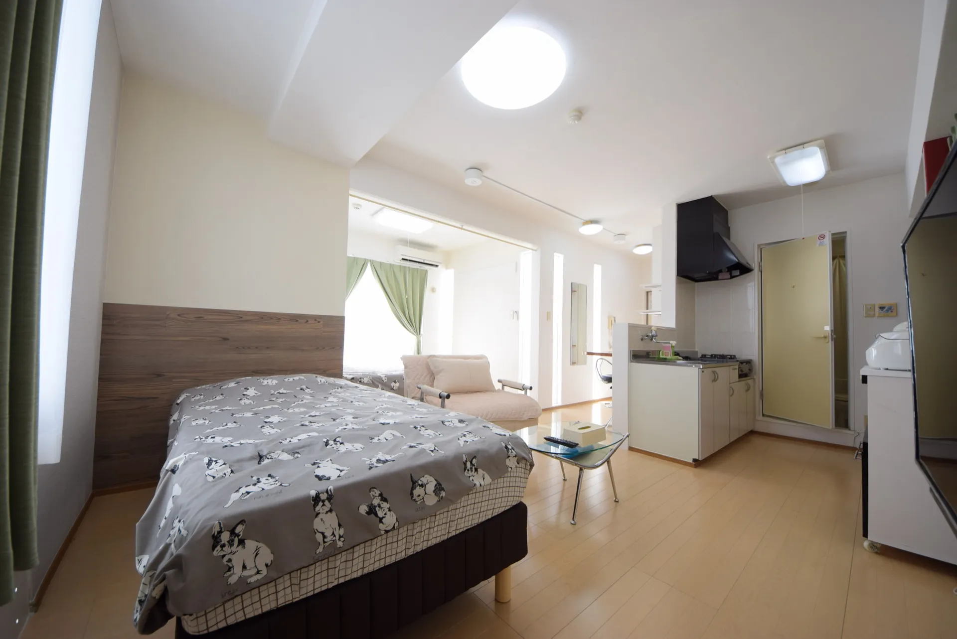 広々1Room ベッド正面